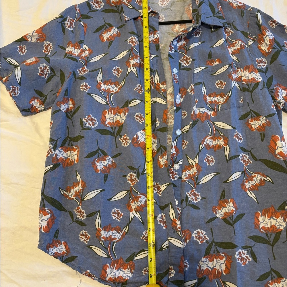 Floral Blue button down - Picture 4 of 4